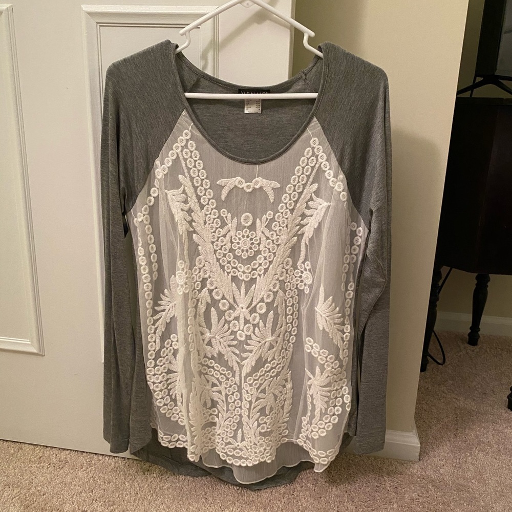NWOT Venus Lace front long sleeve top, Size M